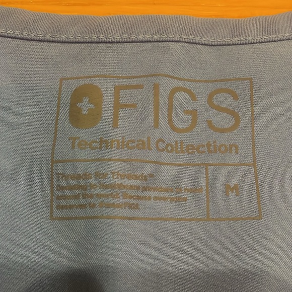 FIGS Scrubs - Picture 2 of 4